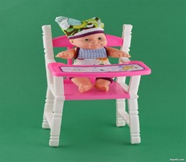 Mama Sandalyede Oyuncak Bebek